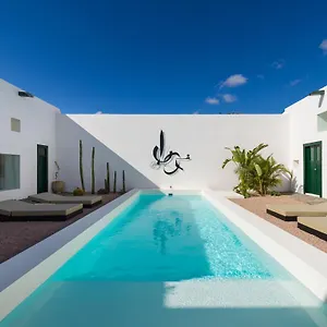 https://casa-montelongo-la-oliva.in-canary-islands.com